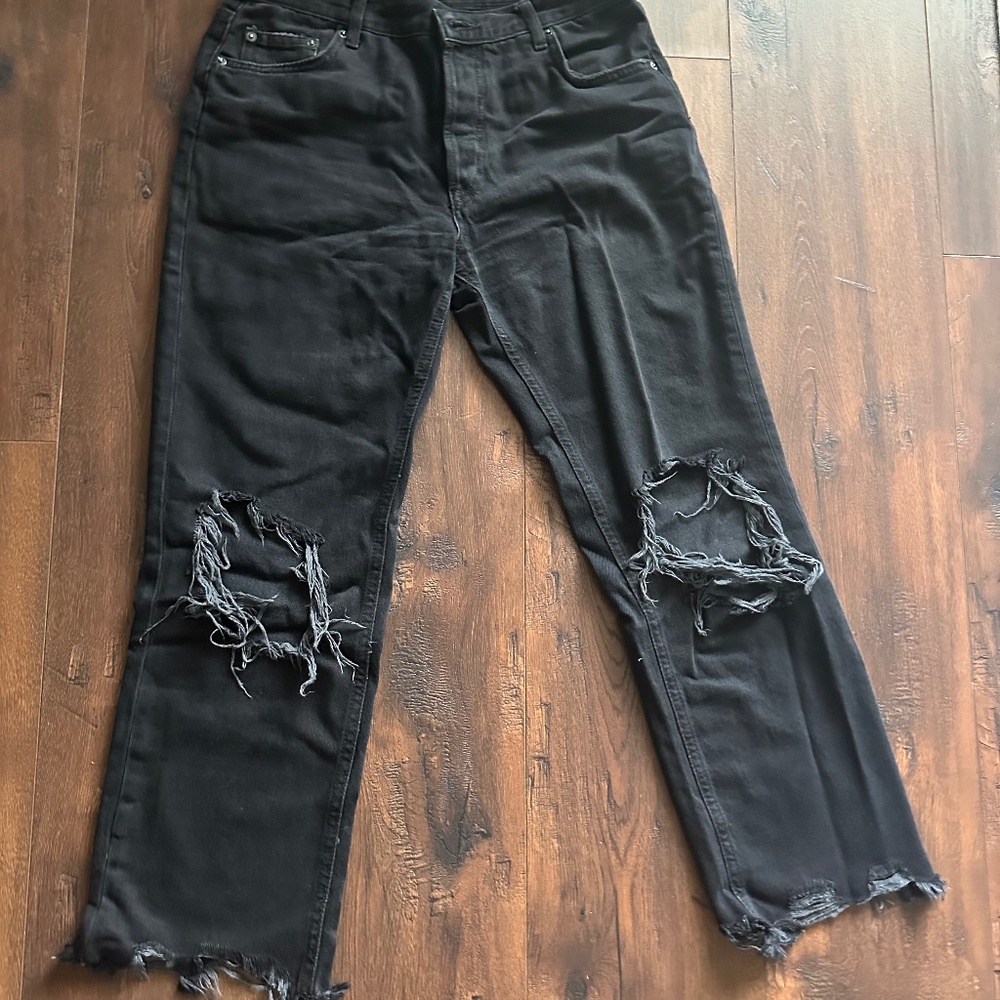 Black Distressed Jeans